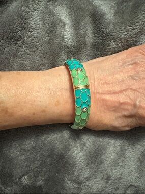 Gold-Tone Turquoise & Mint Scalloped Enamel Bangle Clamper Bracelet